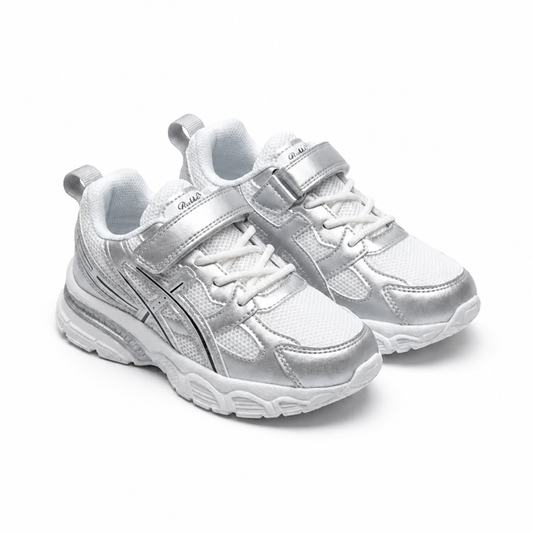 Baskets enfant unisexe blanc et argent importées d'Espagne – vue 3/4 sur fond blanc – pointures 25 au 36 – BOMBAS Maroc, livraison à domicile (COD)
