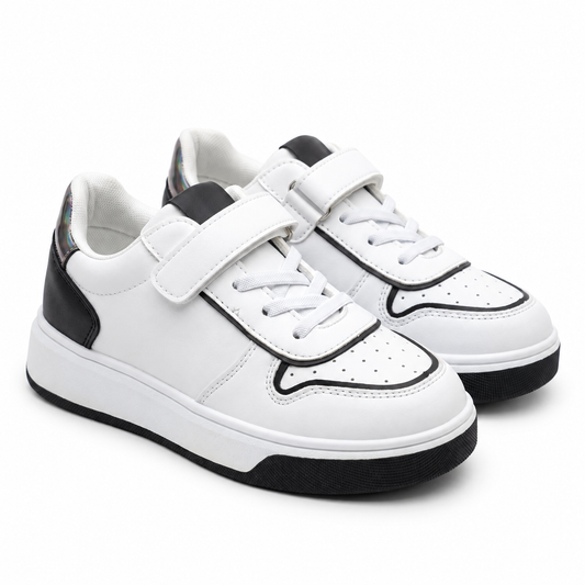 Baskets enfant talon irisé blanc et noir sur fond blanc – Maroc