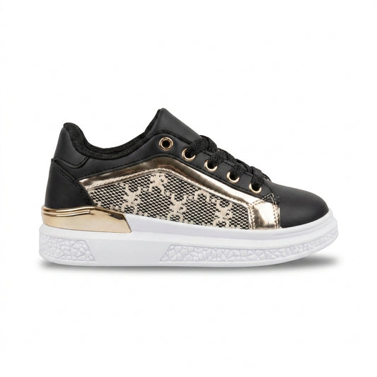 Basket fille QORAL noire, beige et dorée à panneau monogramme, vue de profil – importée d’Espagne