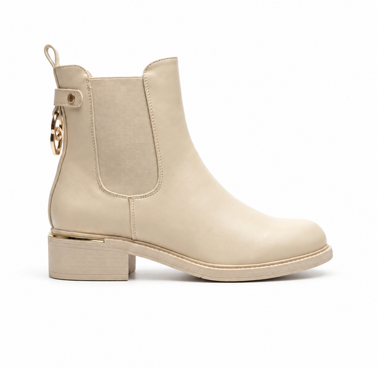 Bottine Chelsea femme beige vue de profil, bijou doré et liseré doré au talon – Bombas Maroc