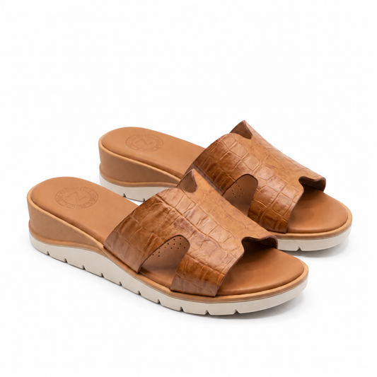 Women's Croc Leather H-Strap Slides – Top Zanelli – Camel – worn
