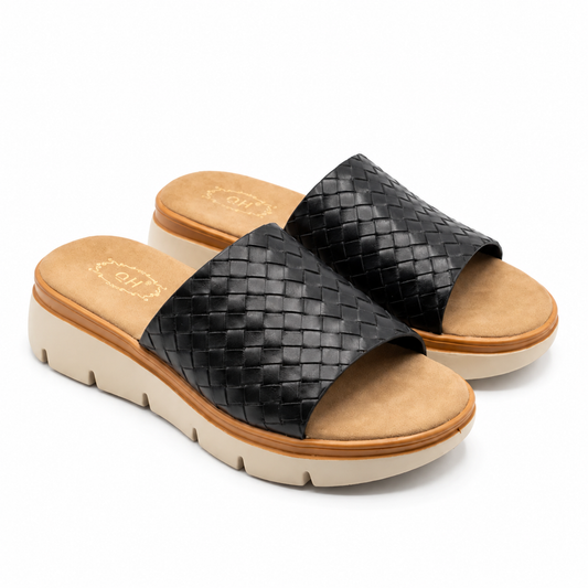 Women's QH Woven Leather Sandals – Black – three-quarter view