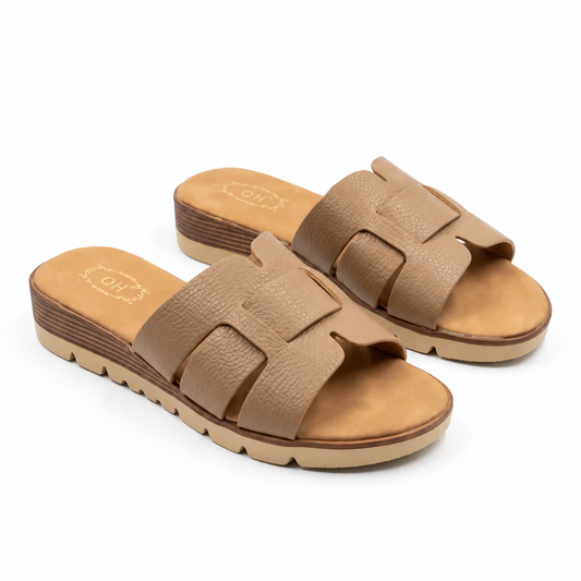 Women's QH Grained Leather Wedge Sandals – Taupe Beige – three-quarter view