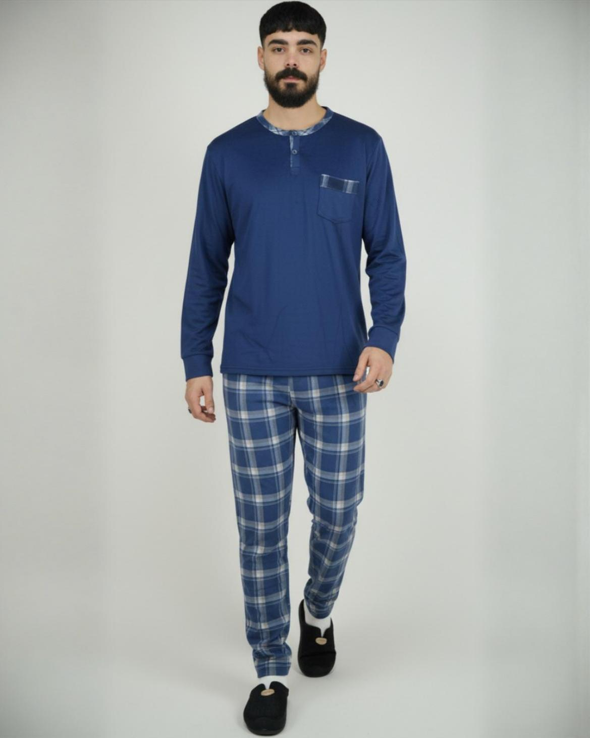Pyjama homme hiver importé d’Espagne en velours bleu nuit avec pantalon à carreaux bleu et gris – Confort & élégance Maroc
