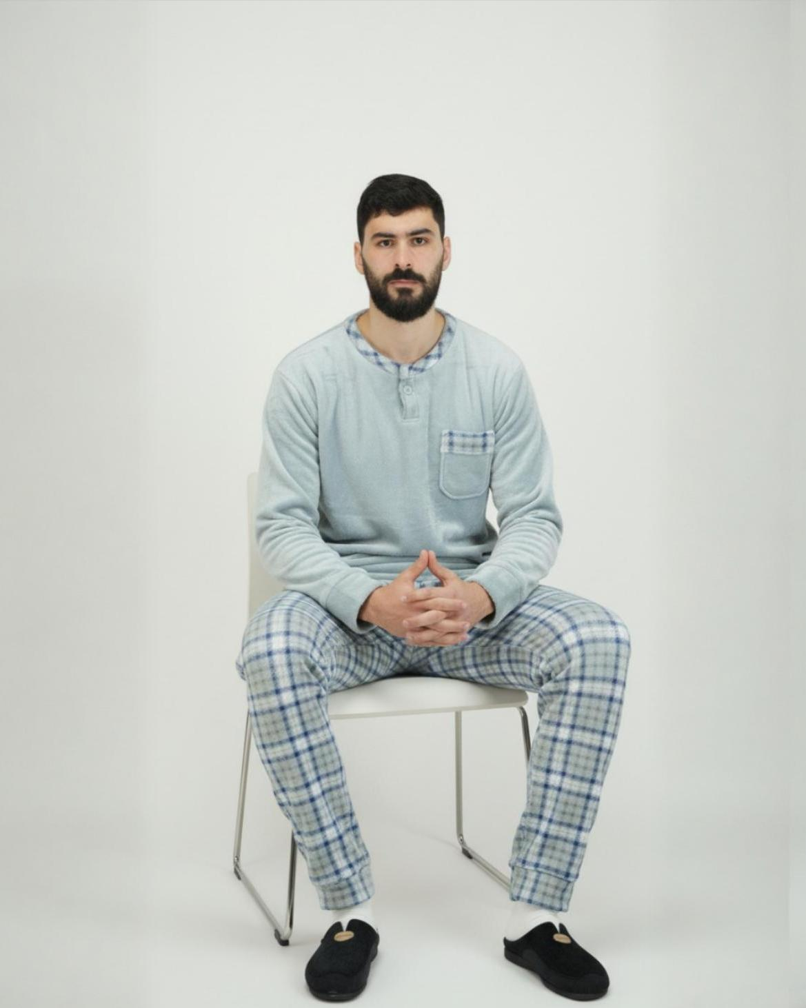 Pyjama homme hiver confortable avec pantalon à carreaux, vêtement de nuit chaud disponible au Maroc