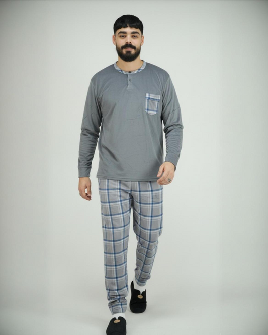 Pyjama homme hiver importé d’Espagne en velours gris avec pantalon à carreaux gris et bleu – Confort & élégance Maroc