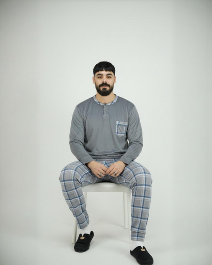 Pyjama homme hiver importé d’Espagne en velours gris avec pantalon à carreaux gris et bleu – Confort & élégance Maroc