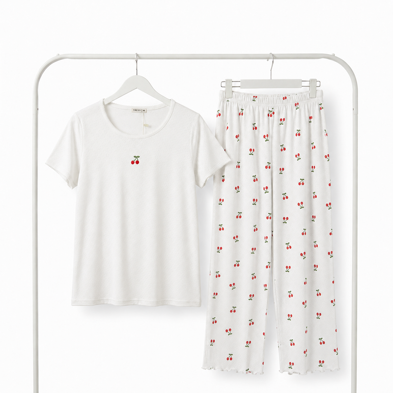 Pyjama Tress Femme Blanc Cassé à Motif Cerises – Importé d’Espagne 🇪🇸