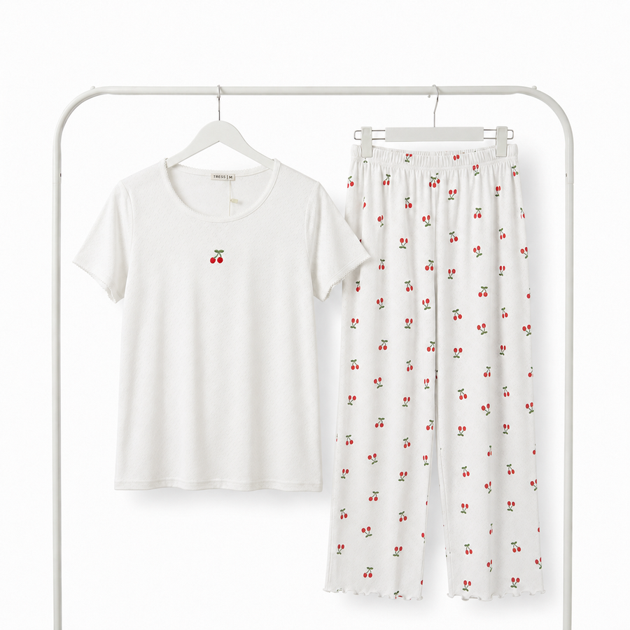 Pyjama Tress Femme Blanc Cassé à Motif Cerises – Importé d’Espagne 🇪🇸