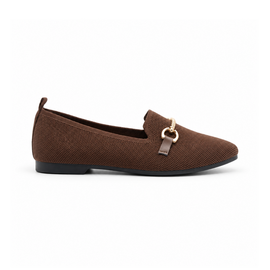 Mocassin femme marron chocolat en maille vu de profil, mors doré sur l’empeigne – Bombas Maroc