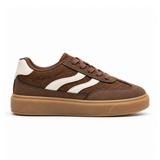 Sneaker femme marron vue de profil, bandes crème et semelle épaisse gomme – Bombas Maroc